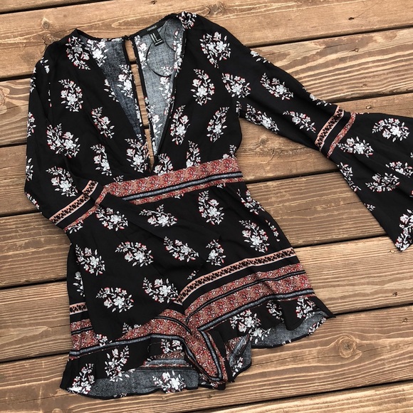 Forever 21 Dresses & Skirts - Forever 21 long-sleeve romper